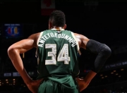 极速竞技-包含字母哥关键节点出色防守，G2带队取胜！的词条