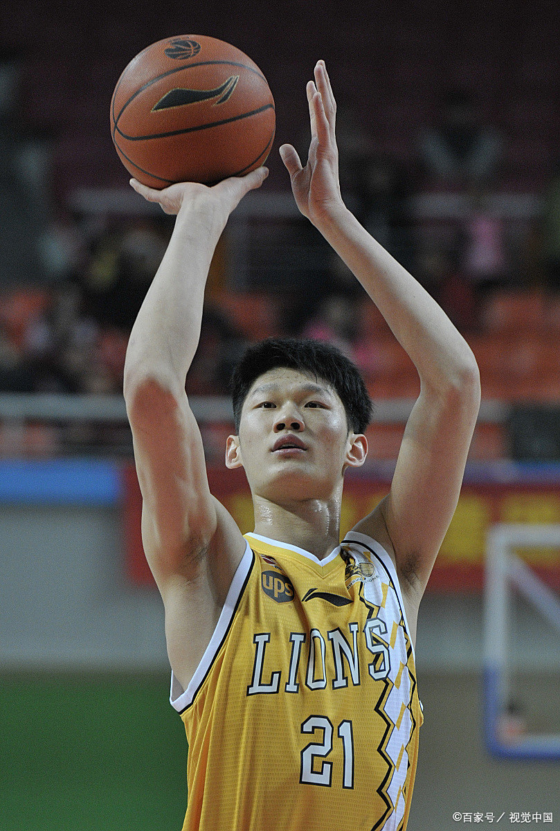 庐州金雕队对阵雪域雷霆队，摩托车赛附加赛险胜，内线统治篮板——年轻人站出来了的简单介绍