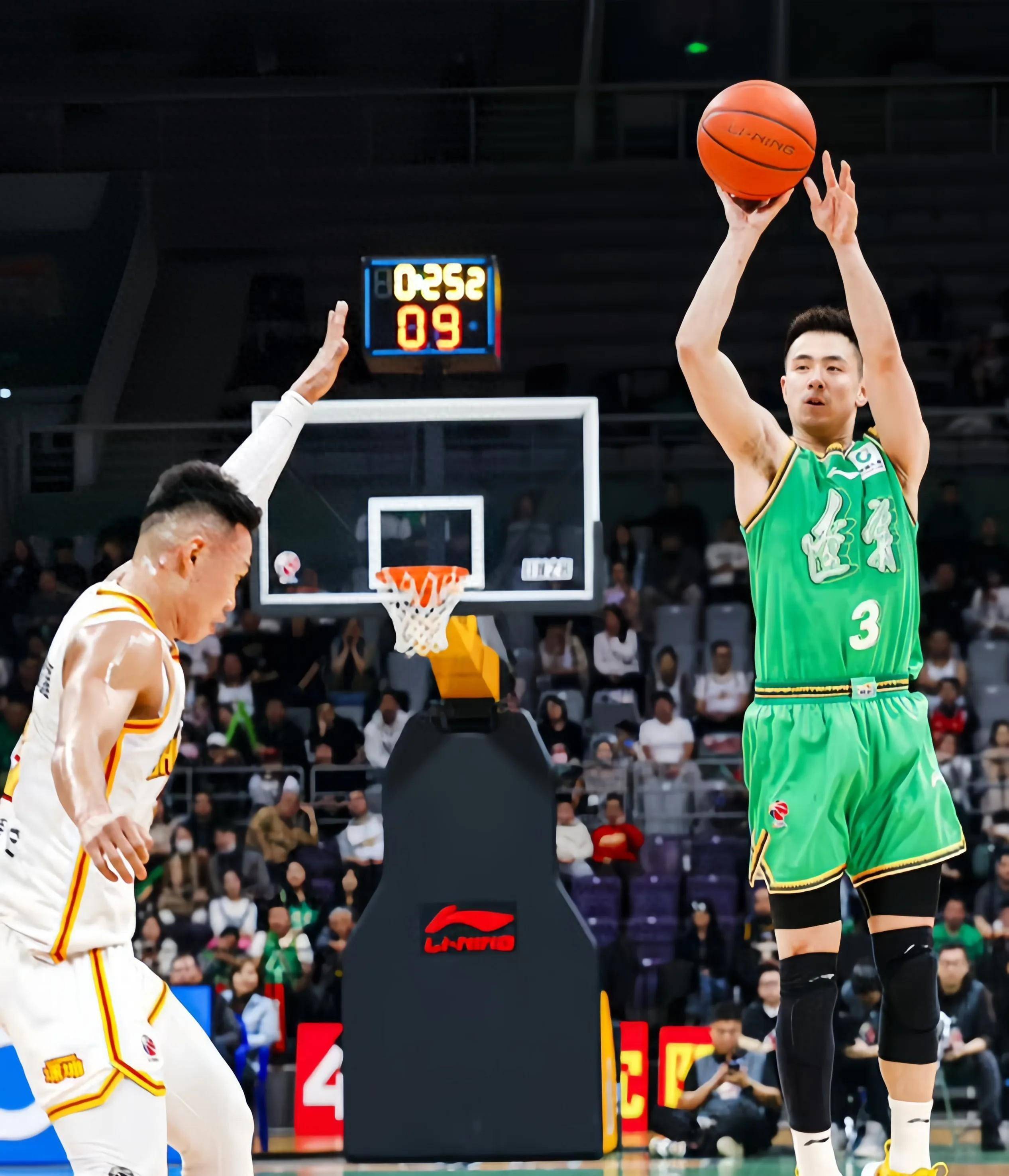 CBA季后赛倒计时，里昂集结日篮板制胜，细节引发关注，管理层满意，阵容厚度经受考验的简单介绍